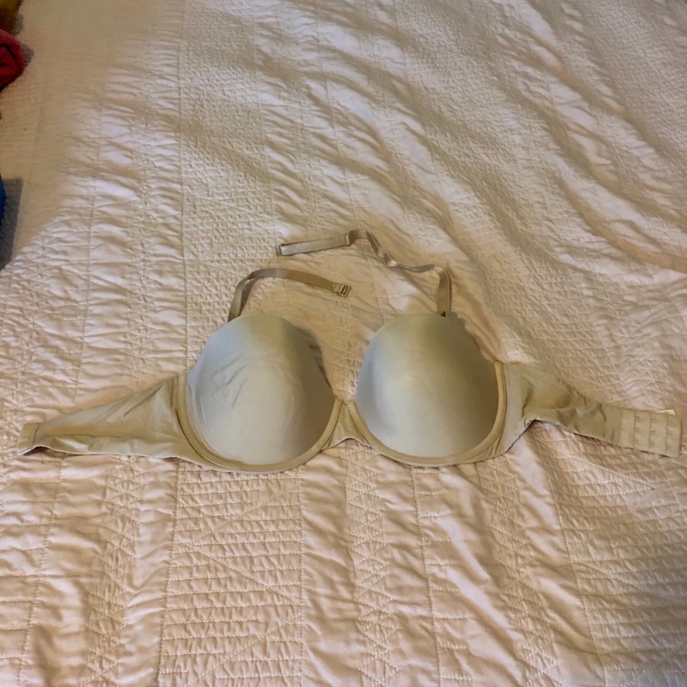 NEW Victoria’s Secret 34DD Strapless Push Up Bra
